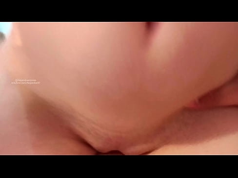 ❤️ Durmindo no cuarto da miña irmá e así espertei ️ Vídeo anal na pornografía gl.kenhdammy.top ❌❤
