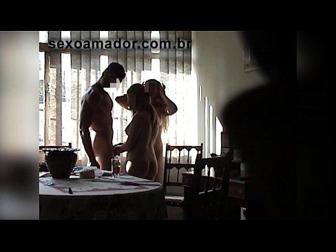❤️ Os amigos sexuais invitan a un home xigante e a un trío con el ️ Vídeo anal na pornografía gl.kenhdammy.top ❌❤